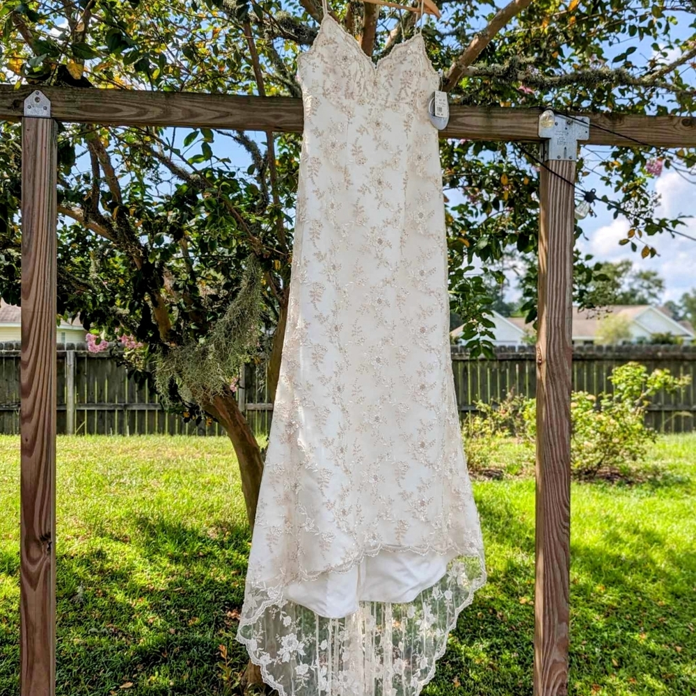 NWT Elegant Oleg Cassini ivory spaghetti strap size 16 wedding gown - Picture 3 of 16